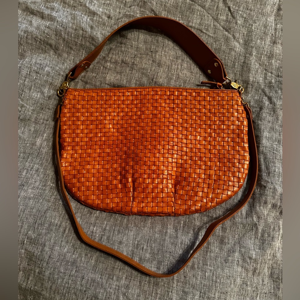 Clare V. Moyen Messenger